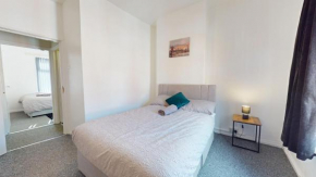Amazing and Immaculate 2-Bed House in Manchester